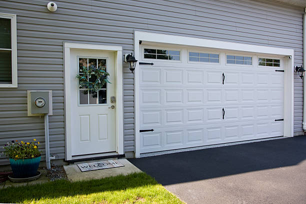 24/7 Emergency Garage Door Panel Replacement experts in Etowah, NC